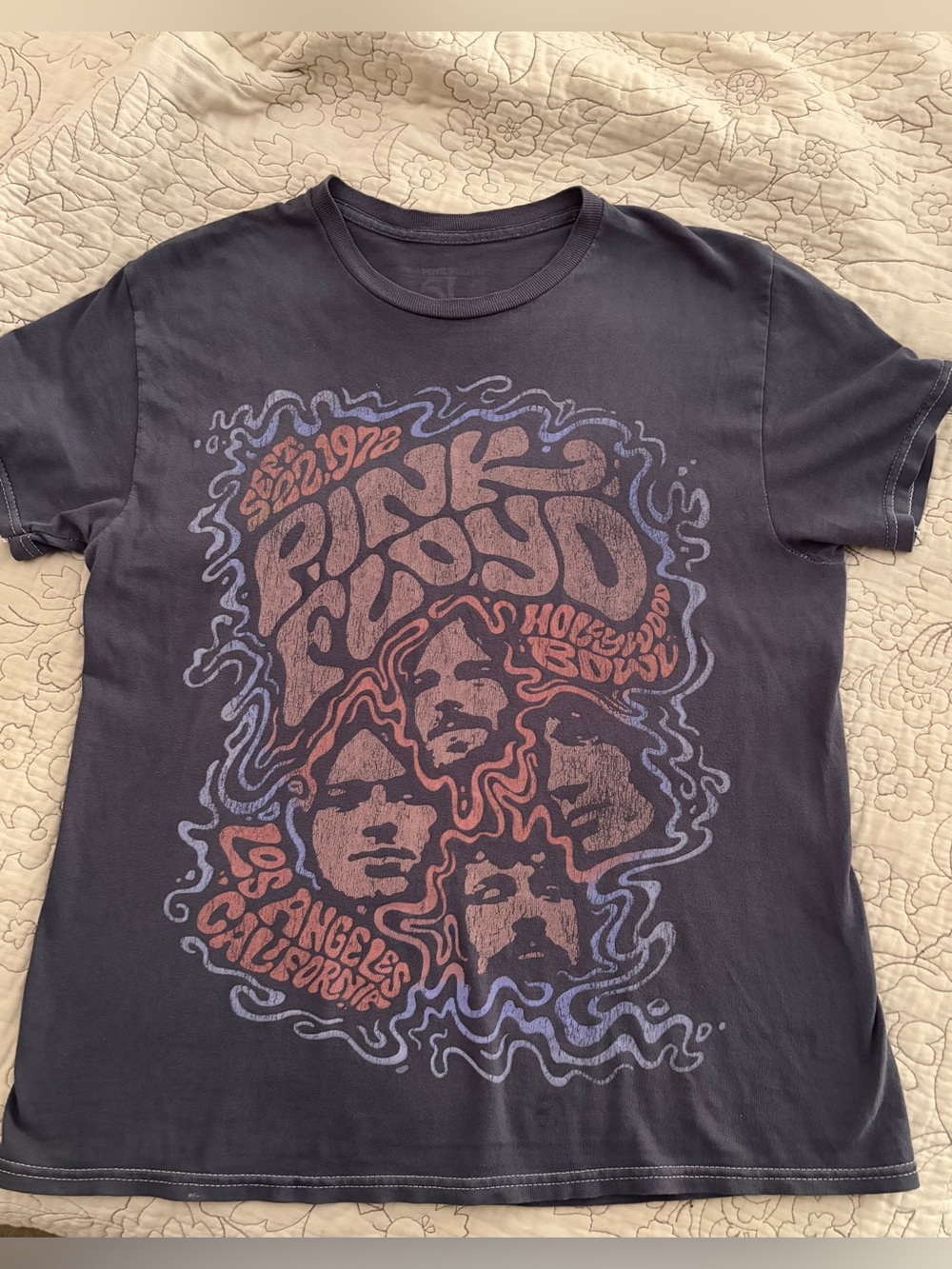 Pink Floyd Hollywood Bowl t shirt size small